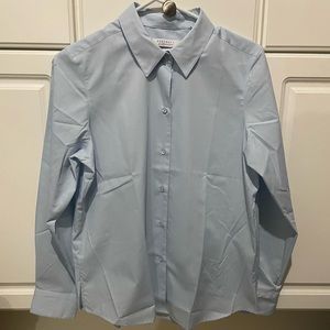 Women’s size 10 button down the front collared shirt.